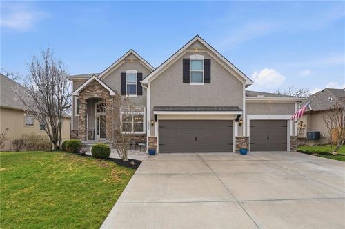 14855 Nw 61st St, Parkville, MO, 64152-3828 | Card Image