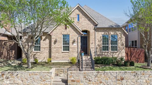 425 Adventurous Shield Dr, Lewisville, TX, 75056-5409 | Card Image