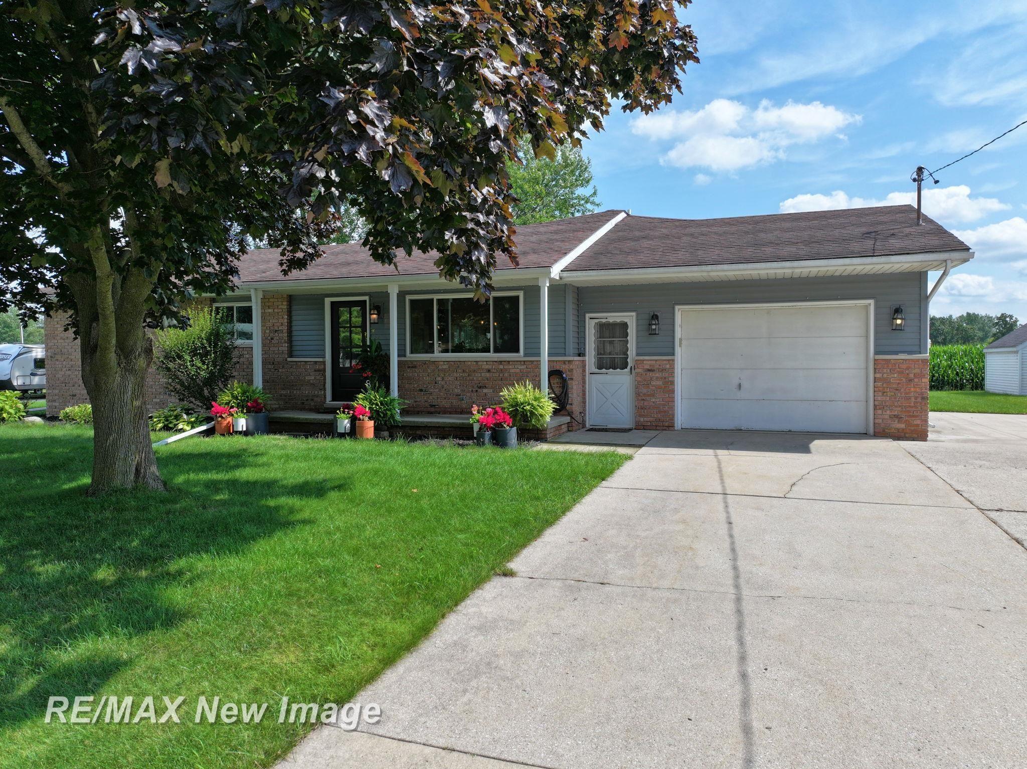 Waukee Ln, Saginaw, MI 48604
