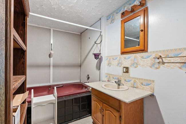 15 Tully Rd, House other with 3 bedrooms, 3 bathrooms and 10 parking in Orange MA | Image 31