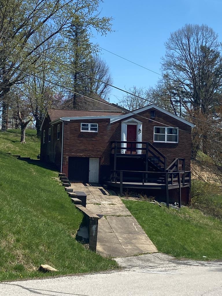 Oak Drive Cir, Wheeling, WV 26003