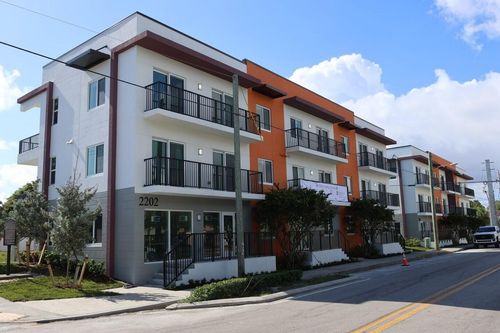 202-2202 N Tamarind Ave, West Palm Beach, FL, 33407-5935 | Card Image