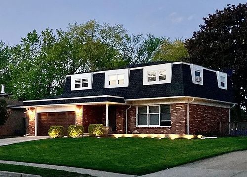 533 N Beck Rd, Lindenhurst, IL, 60046-7412 | Card Image