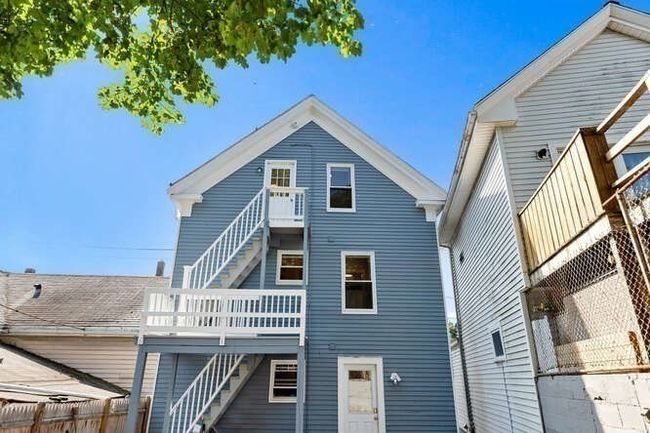 APT-2 - 9 Foster St, Condo with 4 bedrooms, 2 bathrooms and null parking in Gloucester MA | Image 19