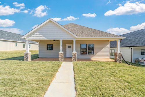 923 Stratford Ave, Sweetwater, TN, 37874-2500 | Card Image