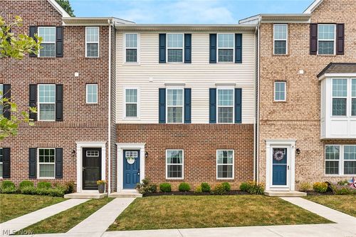 1670 N Eckert Ln, Akron, OH, 44313-7995 | Card Image