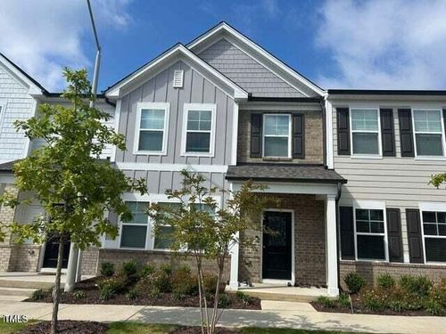 421 Parker Station Ave, Fuquay-Varina, NC, 27526-1450 | Card Image