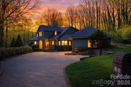 421 18th Avenue Ln Nw, Hickory, NC, 28601-5217 | Card Image