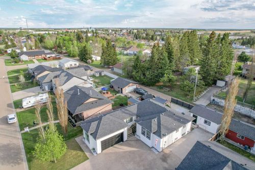 5333 55 Ave, Bashaw, AB, T0B | Card Image