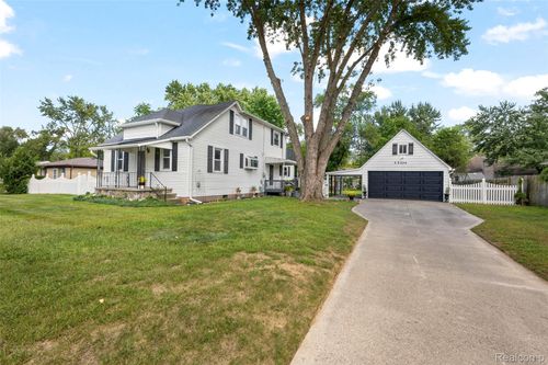 22034 Seminole St, Southfield, MI, 48033-3560 | Card Image