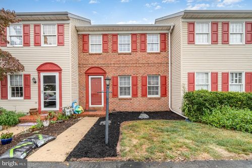 2625 Woodmont Dr, YORK, PA, 17404-8450 | Card Image