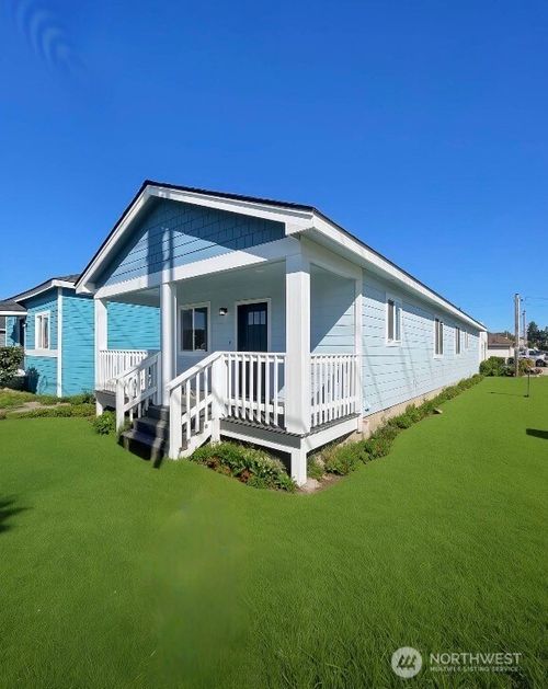 205 7th St, Raymond, WA, 98577-2505 | Card Image