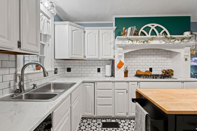 425 W Belden St, House other with 4 bedrooms, 3 bathrooms and null parking in Sherman TX | Image 15