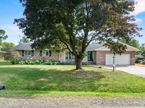 1104 Briarwood St, Marshfield, WI, 54449-1716 | Card Image