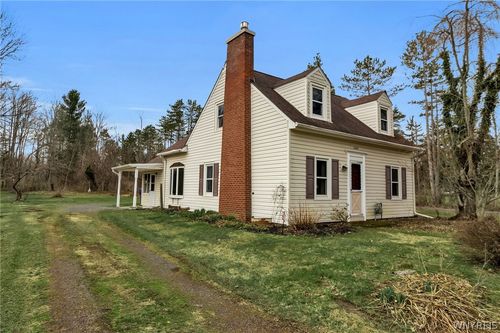 3265 S Creek Rd, Hamburg, NY, 14075-6167 | Card Image