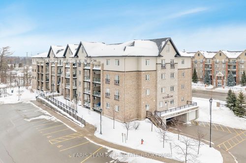 210-40 Ferndale Dr S, Barrie, ON, L4N2L3 | Card Image