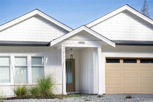 4646 Ambience Dr, Nanaimo, BC, V9T0L3 | Card Image