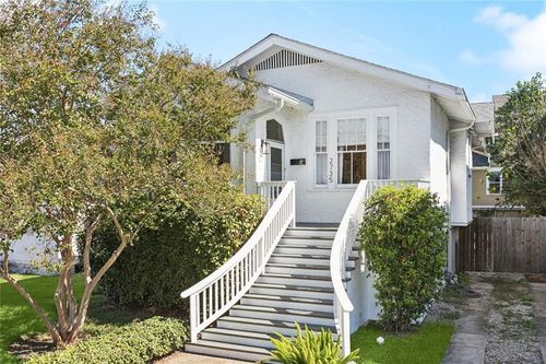 2735 Robert St, New Orleans, LA, 70115-6925 | Card Image
