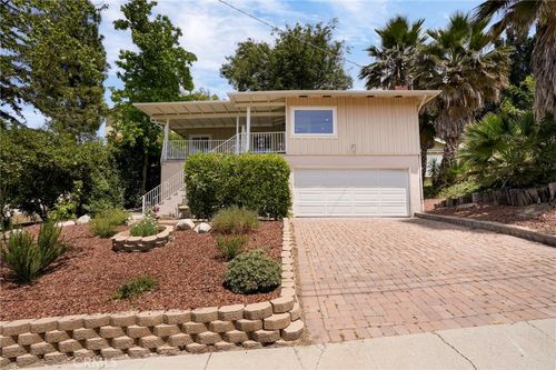 21823 Providencia St, Woodland Hills, CA, 91364-3224 | Card Image