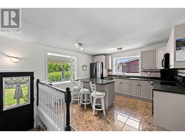 135 Whiteshield Cres, House other with 5 bedrooms, 3 bathrooms and null parking in Kamloops BC | Image 12