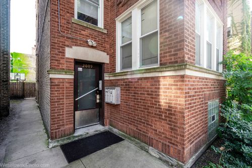 2009 W Birchwood Ave, Chicago, IL, 60645-2616 | Card Image