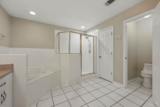 6041 W Cambridge Way, House other with 4 bedrooms, 3 bathrooms and 4 parking in Pace FL | Image 13