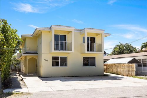 1-3524 Nw 4th Ter, Miami, FL, 33125-4051 | Card Image