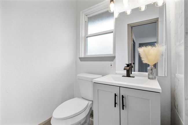 702 Pennington St, House other with 3 bedrooms, 2 bathrooms and 2 parking in Houston TX | Image 25