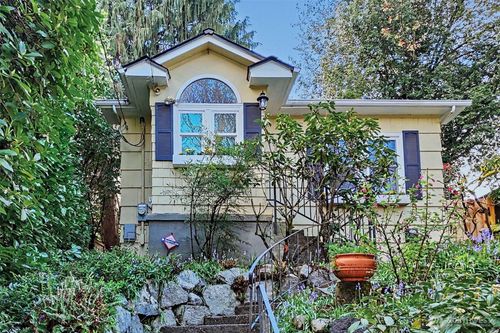 2517 E Miller St, Seattle, WA, 98112-2203 | Card Image