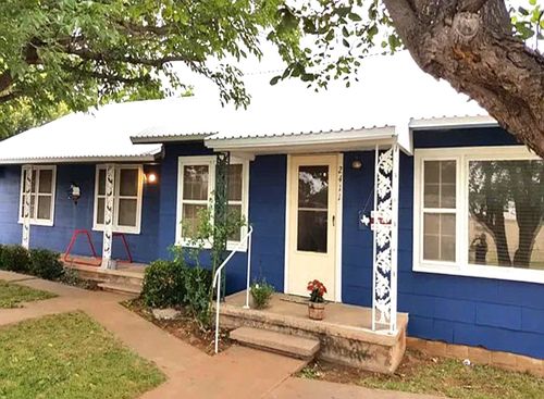 2411 Bristol Dr, Sweetwater, TX, 79556-2853 | Card Image