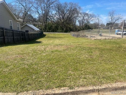 858 Murray St, Montgomery, AL, 36108-2766 | Card Image