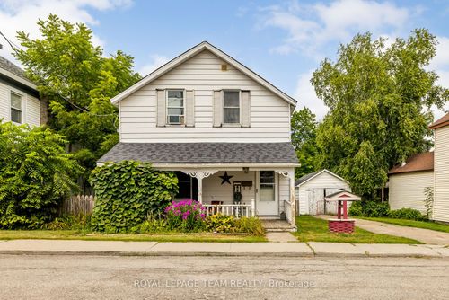 14 River St, Smiths Falls, ON, K7A3S2 | Card Image