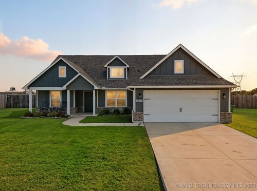 3505 E 154th St S, Bixby, OK, 74008-4490 | Card Image