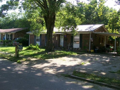105 Brookview Dr, Nicholasville, KY, 40356-1042 | Card Image
