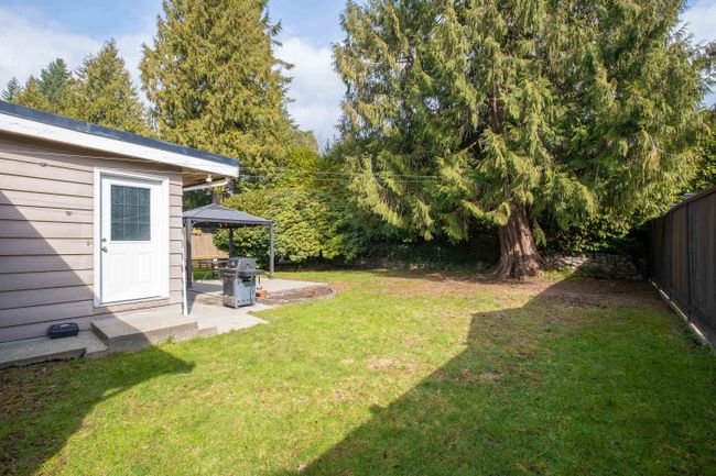 3558 Greentree Lane, House other with 3 bedrooms, 1 bathrooms and 3 parking in North Vancouver BC | Image 22