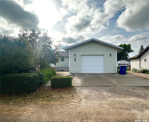 220 3rd St E, Spiritwood, SK, S0J2M0 | Card Image