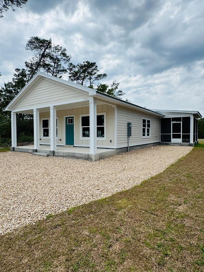 1722 Landing St, House other with 3 bedrooms, 2 bathrooms and 3 parking in Carrabelle FL | Image 5