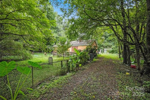 6109 Paw Creek Rd, Charlotte, NC, 28214-2001 | Card Image