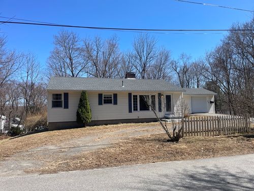 4 Lawrence St, Derry, NH, 03038-2220 | Card Image