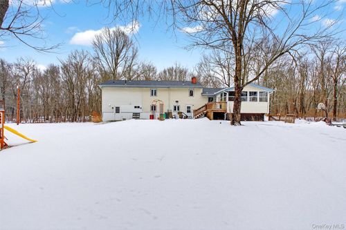 16 Orchard Ln, East Fishkill, NY, 12533-5105 | Card Image