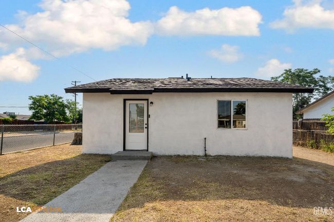 145 Kincaid St, House other with 2 bedrooms, 1 bathrooms and null parking in Bakersfield CA | Image 4