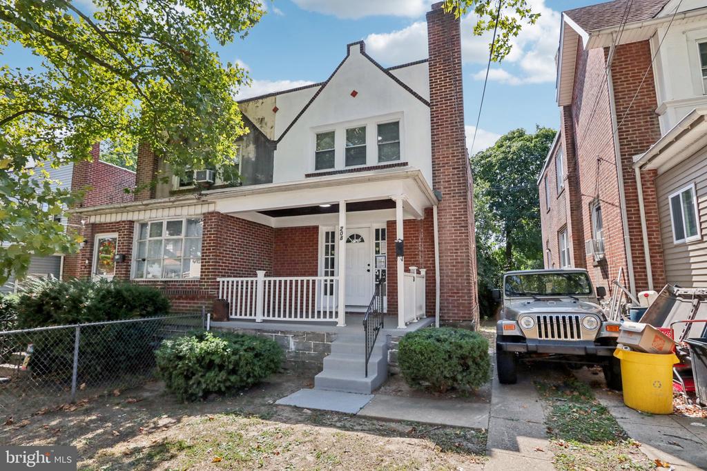 Bartlett Ave, Sharon Hill, PA 19079