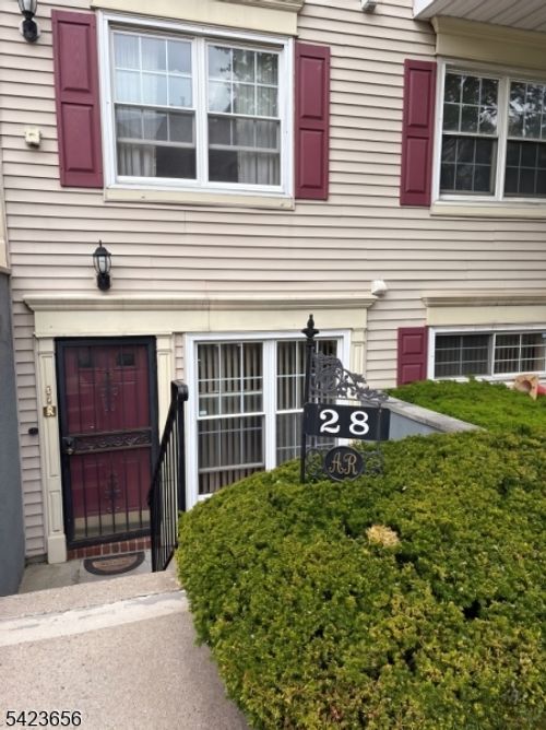 28 Rutgers Dr, Newark, NJ, 07103-3086 | Card Image