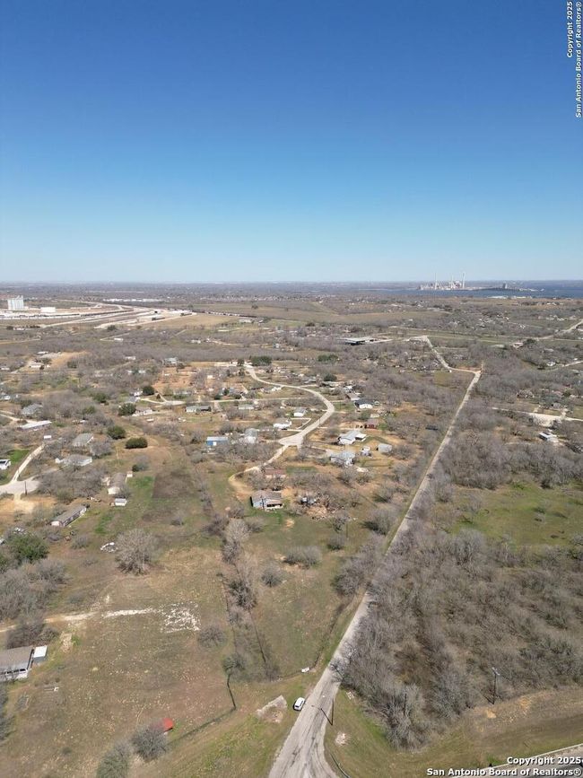 17423 Fx Ball Dr, House other with 1 bedrooms, 3 bathrooms and null parking in Elmendorf TX | Image 40