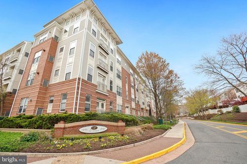 apt-186-2791 Centerboro Dr, VIENNA, VA, 22181-4817 | Card Image