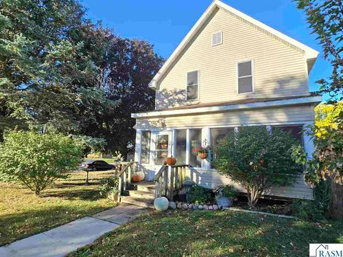 100 Summit Ave, Hanska, MN, 56041 | Card Image