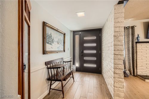 2748 Heritage Cir, Las Vegas, NV, 89121-1413 | Card Image