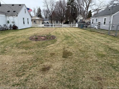 2012 Moorhouse St, Ferndale, MI, 48220-1197 | Card Image