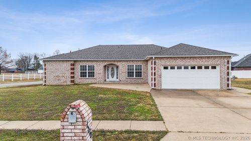 1220 Se 14th St, Pryor, OK, 74361-7819 | Card Image
