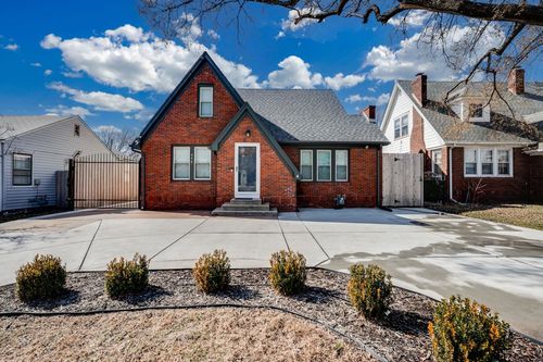353 N Oliver Ave, Wichita, KS, 67208-4002 | Card Image